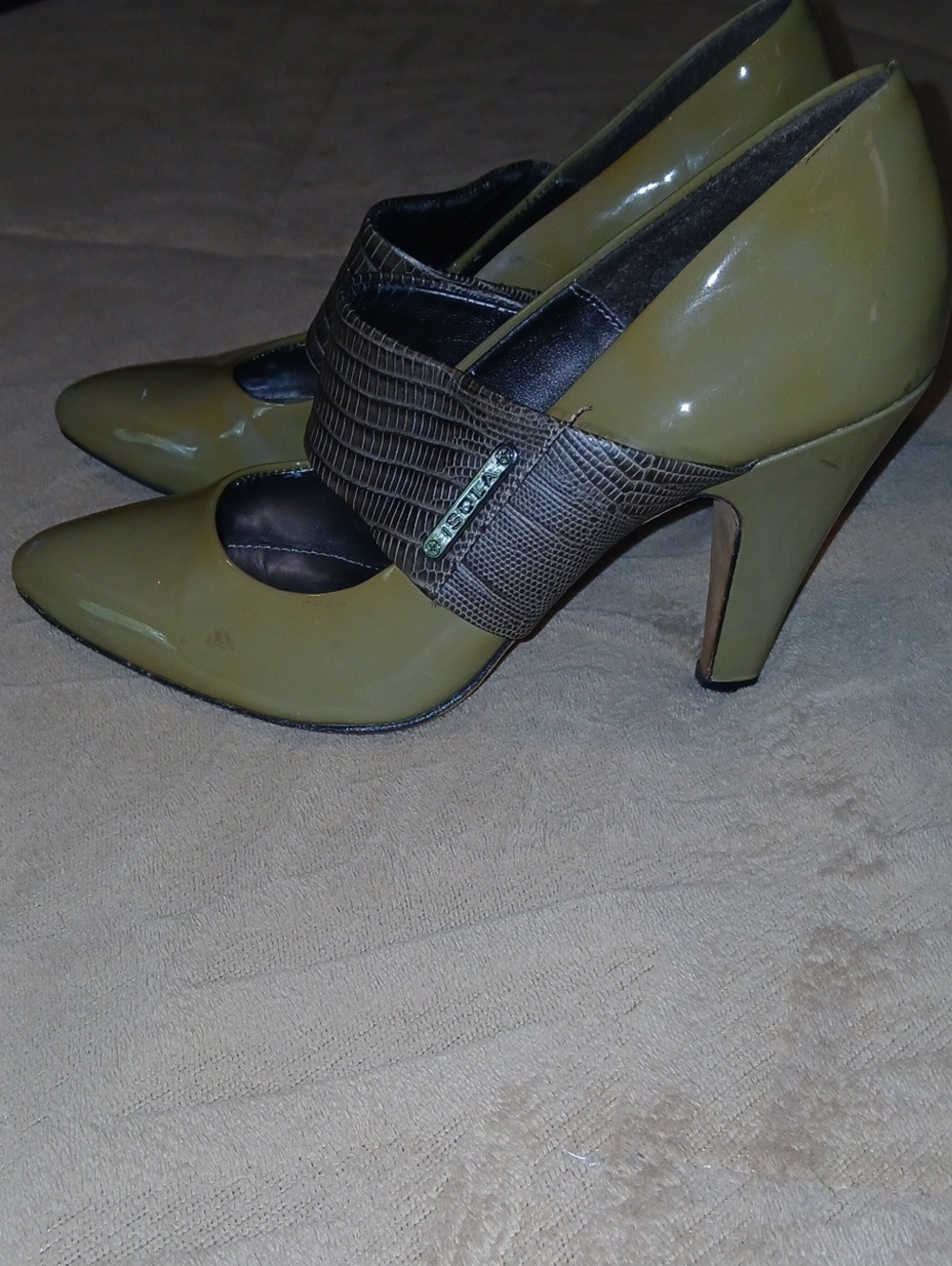Womens Isola Olive Green Leather Pointed-Toe Heels with Croc Strap  Sz: 7